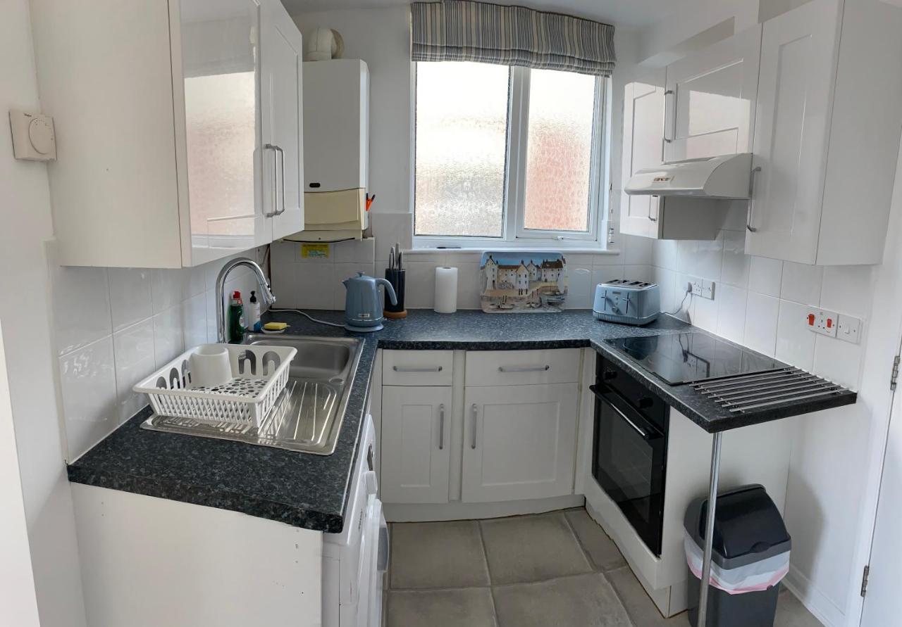 Seabreeze Apartment Лайм Риджис Екстериор снимка
